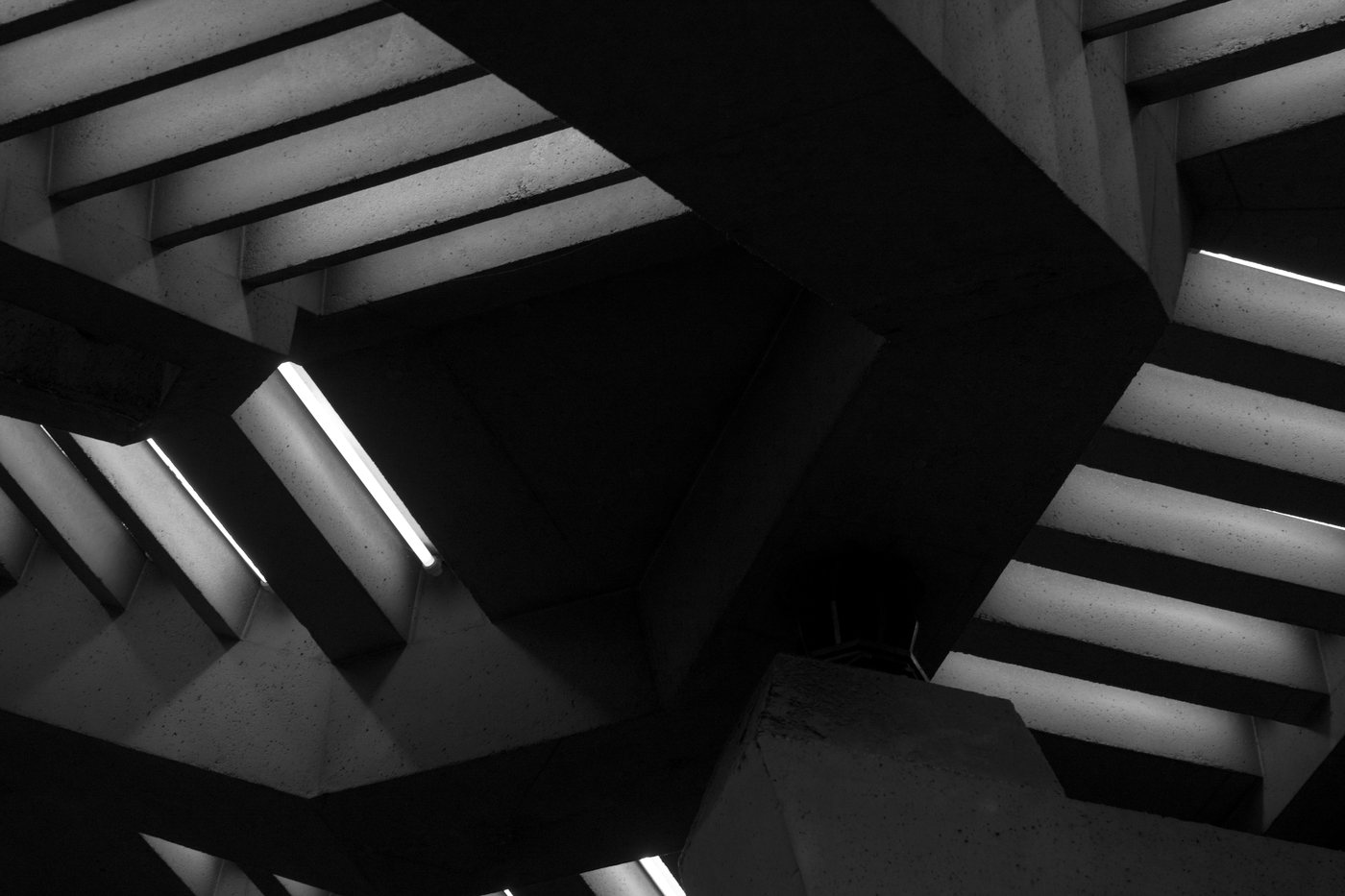 De Castelnau, Montreal Subway photography by Marc Vidal