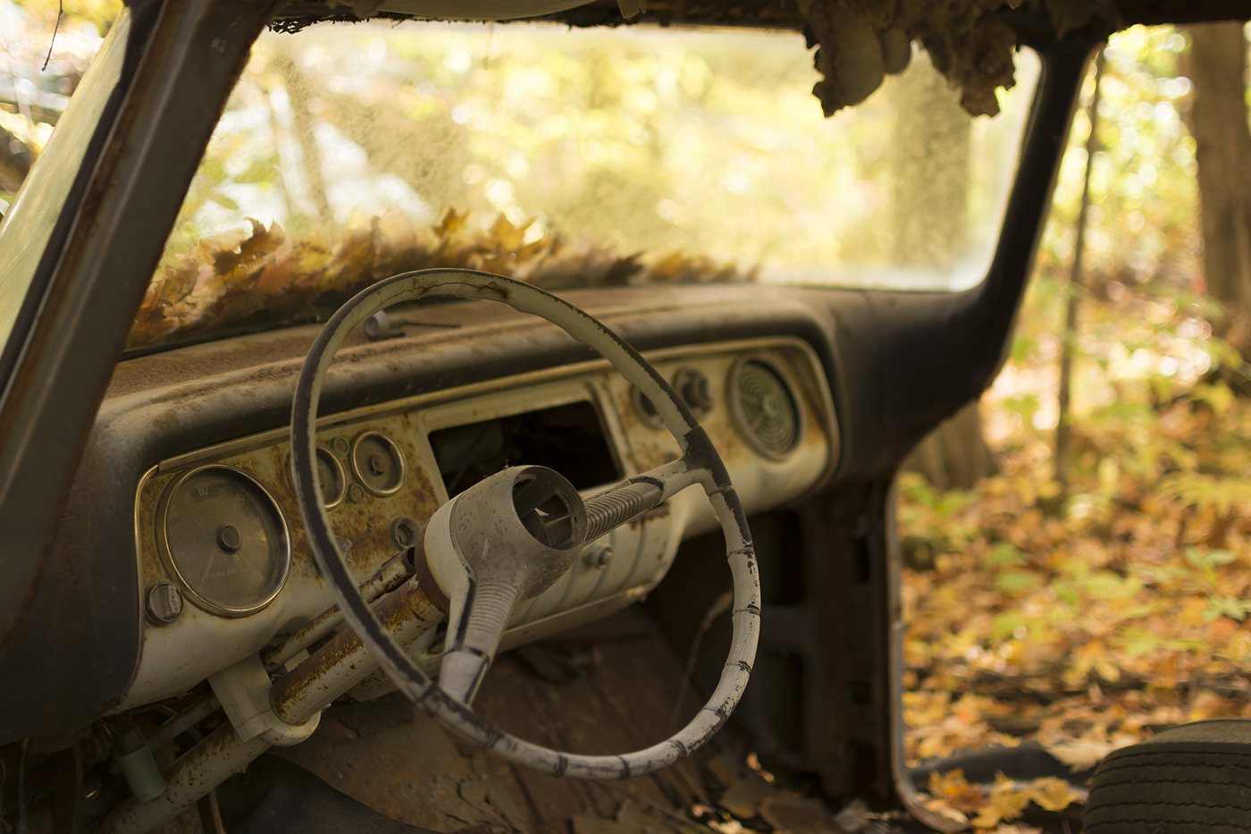 Scrapyard photograph 4 by Marc Vidal