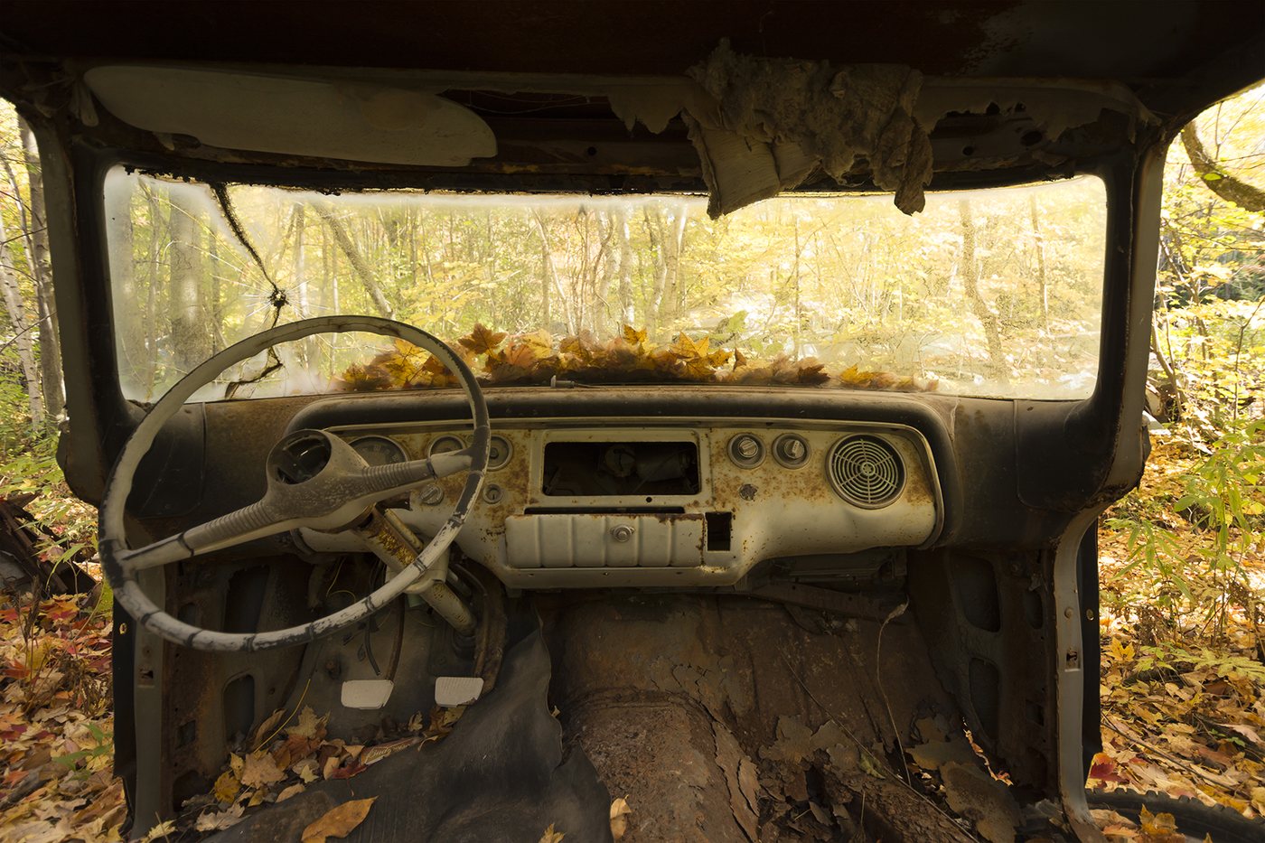 Scrapyard photograph 5 by Marc Vidal